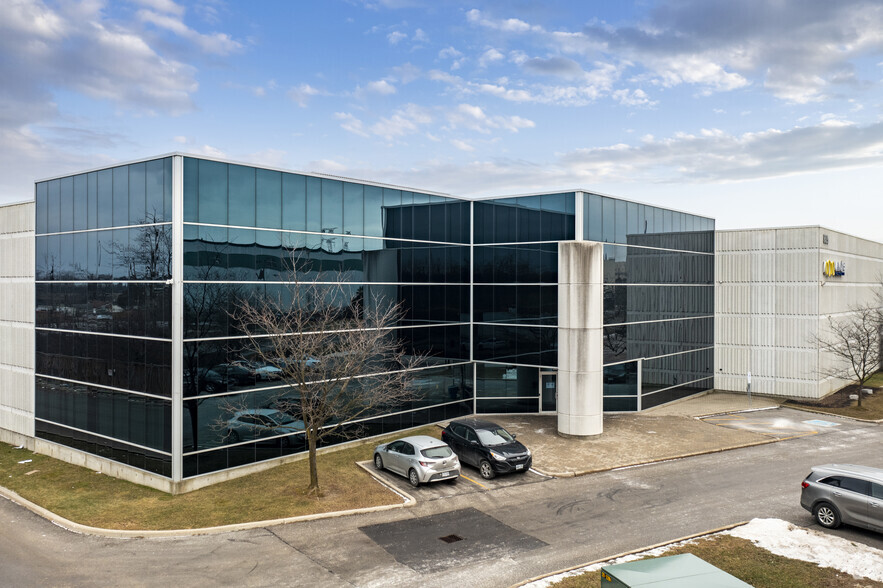 835 Intermodal Dr, Brampton, ON for rent - Building Photo - Image 2 of 3