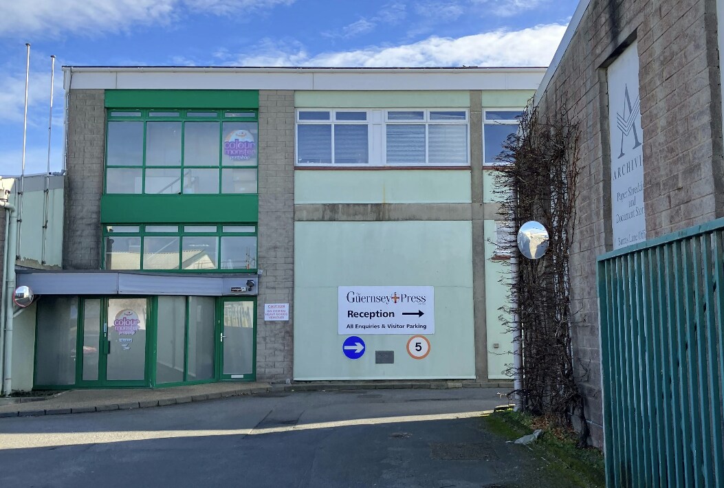 Braye Rd, Guernsey to rent Interior Photo- Image 1 of 3