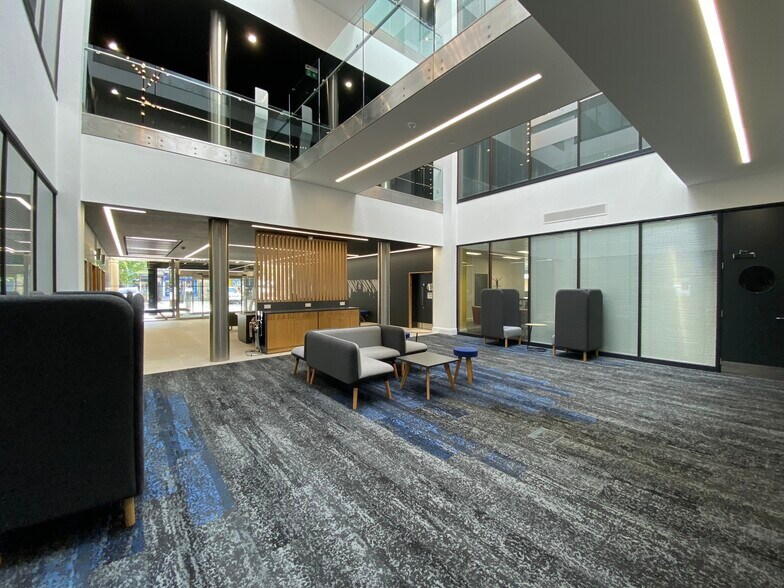 160 Dundee St, Edinburgh to rent - Interior Photo - Image 3 of 3