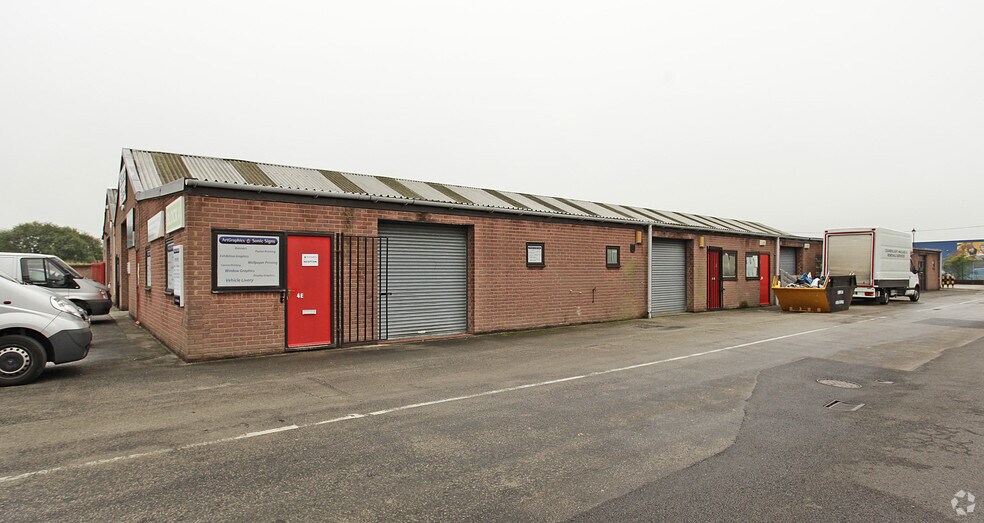 River Ln, Chester to rent - Building Photo - Image 1 of 6