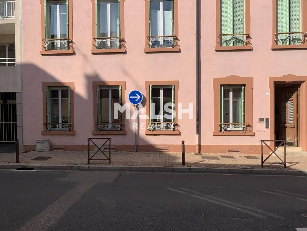 Office in Villefranche-sur-Saône to rent Primary Photo- Image 1 of 14