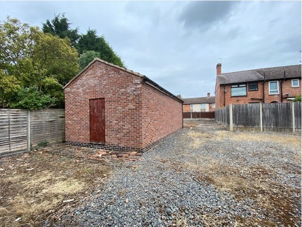 141 Lothair Rd, Leicester to rent - Building Photo - Image 2 of 2