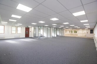 Hampton Ct, Runcorn to rent Interior Photo- Image 2 of 9