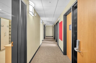 75 NW Couch St, Portland, OR to rent Interior Photo- Image 2 of 10