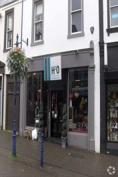 6 Queen St, Coleraine to rent - Building Photo - Image 2 of 2