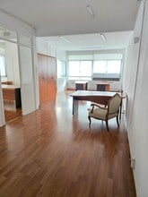 Retail in Barcelona, Barcelona to rent Interior Photo- Image 1 of 9