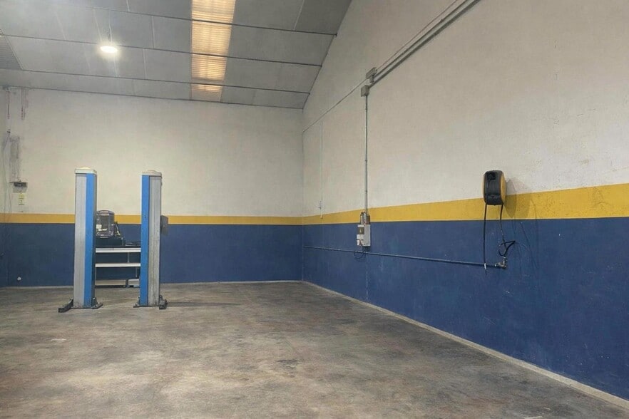 Industrial in Azuqueca de Henares, Guadalajara for sale - Primary Photo - Image 1 of 2