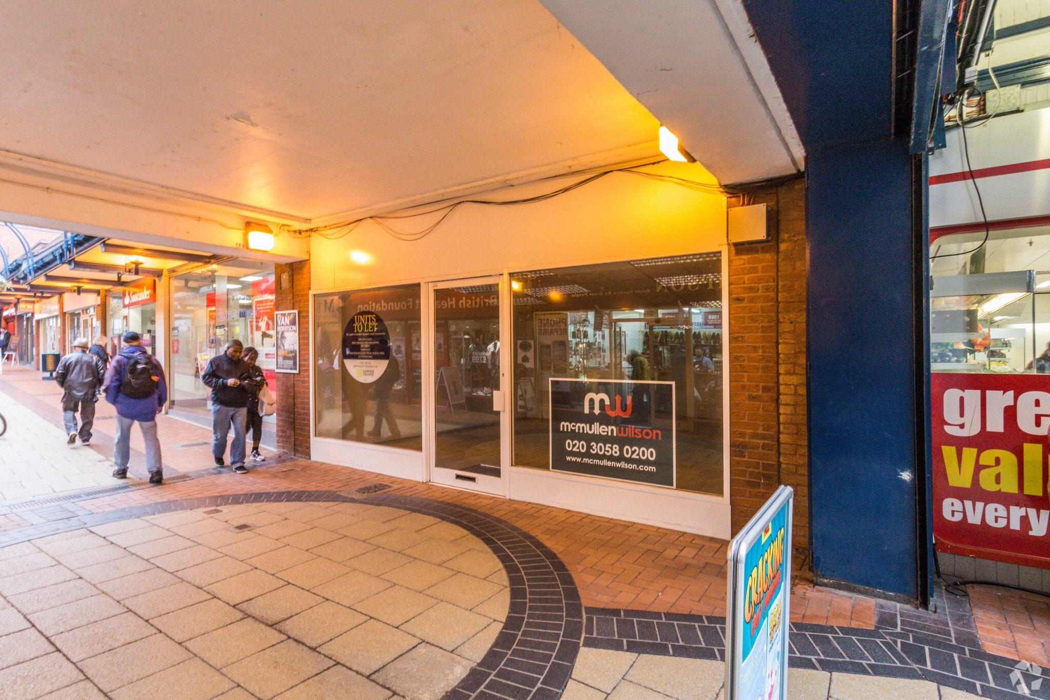 Central Appr, Letchworth Garden City to rent Building Photo- Image 1 of 6