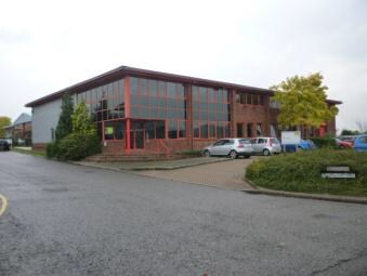 18 Amor Way, Letchworth Garden City to rent - Building Photo - Image 3 of 7