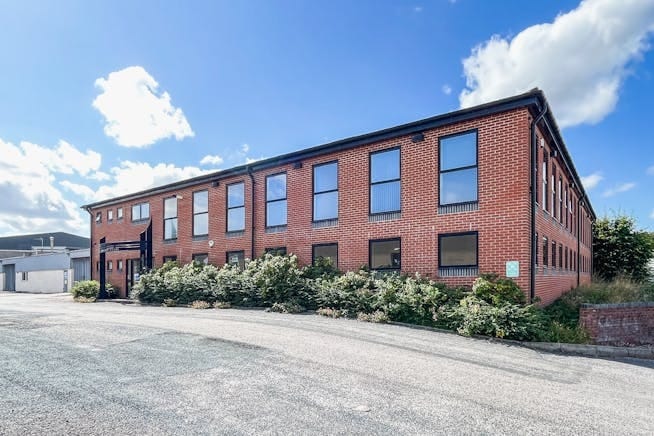 2 Blandford Hts, Blandford Forum to rent - Building Photo - Image 1 of 2