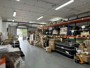 Woodshots Meadow, Watford to rent Building Photo- Image 1 of 2