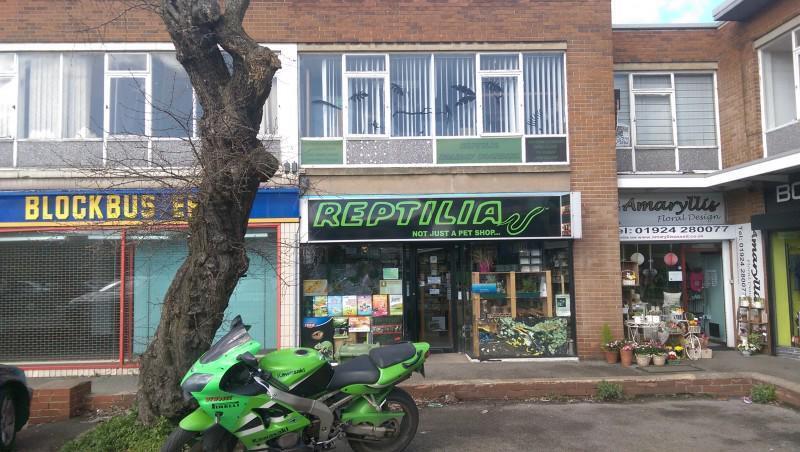 9 Towngate, Ossett to rent - Building Photo - Image 2 of 6