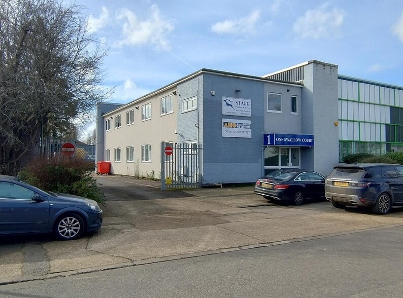 Swallowfields, Welwyn Garden City for sale - Building Photo - Image 1 of 8