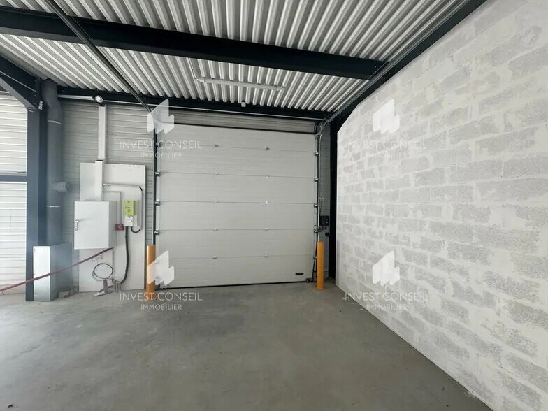 Light Industrial in Le Thillay to rent - Building Photo - Image 3 of 7
