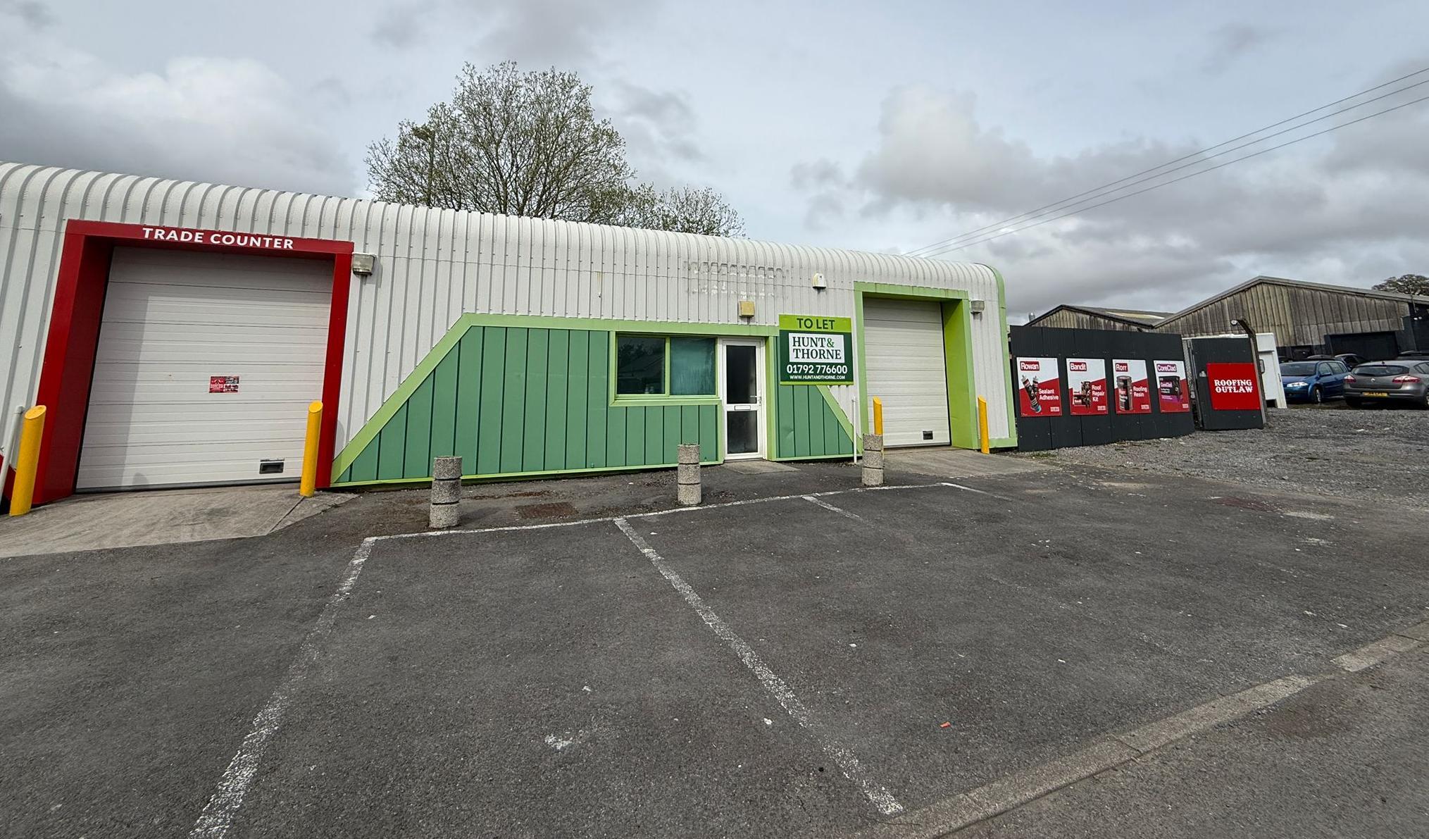 7-10 Tyn Y Bonau Rd, Pontarddulais to rent Building Photo- Image 1 of 4