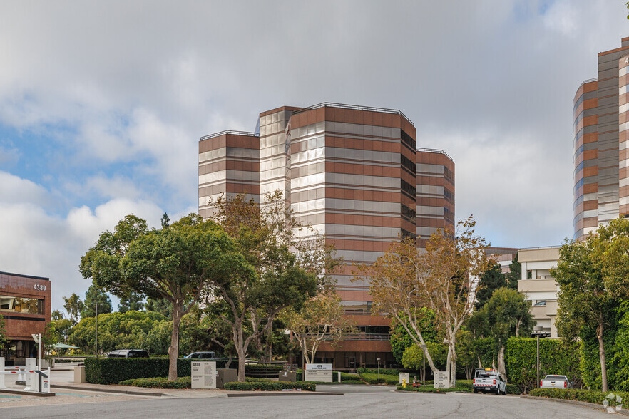 4370 La Jolla Village Dr, San Diego, CA to rent - Primary Photo - Image 1 of 27