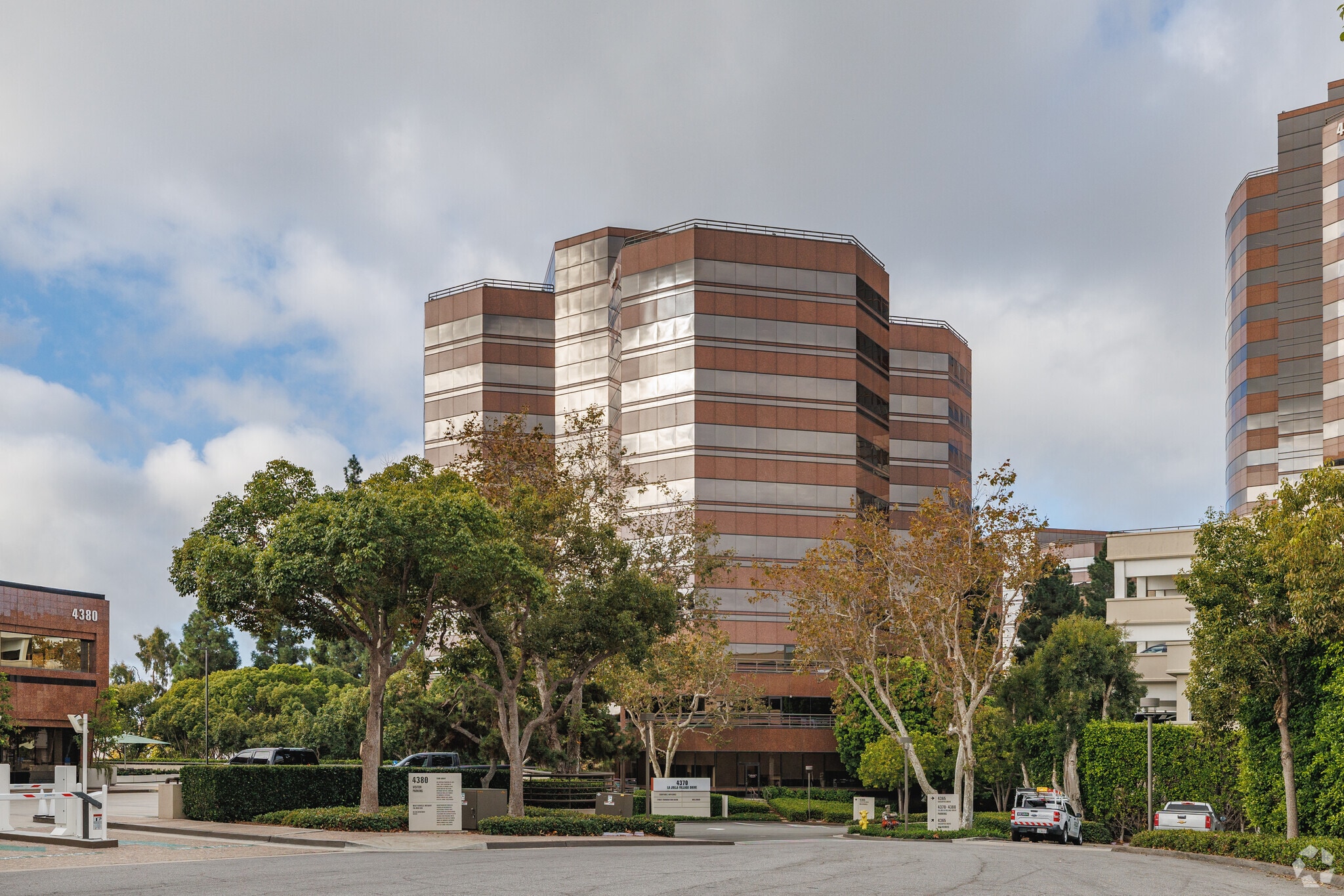 4370 La Jolla Village Dr, San Diego, CA to rent Primary Photo- Image 1 of 28