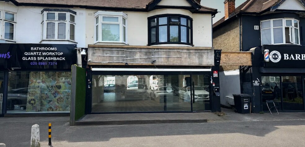 49 Chigwell Rd, London for sale - Building Photo - Image 2 of 16