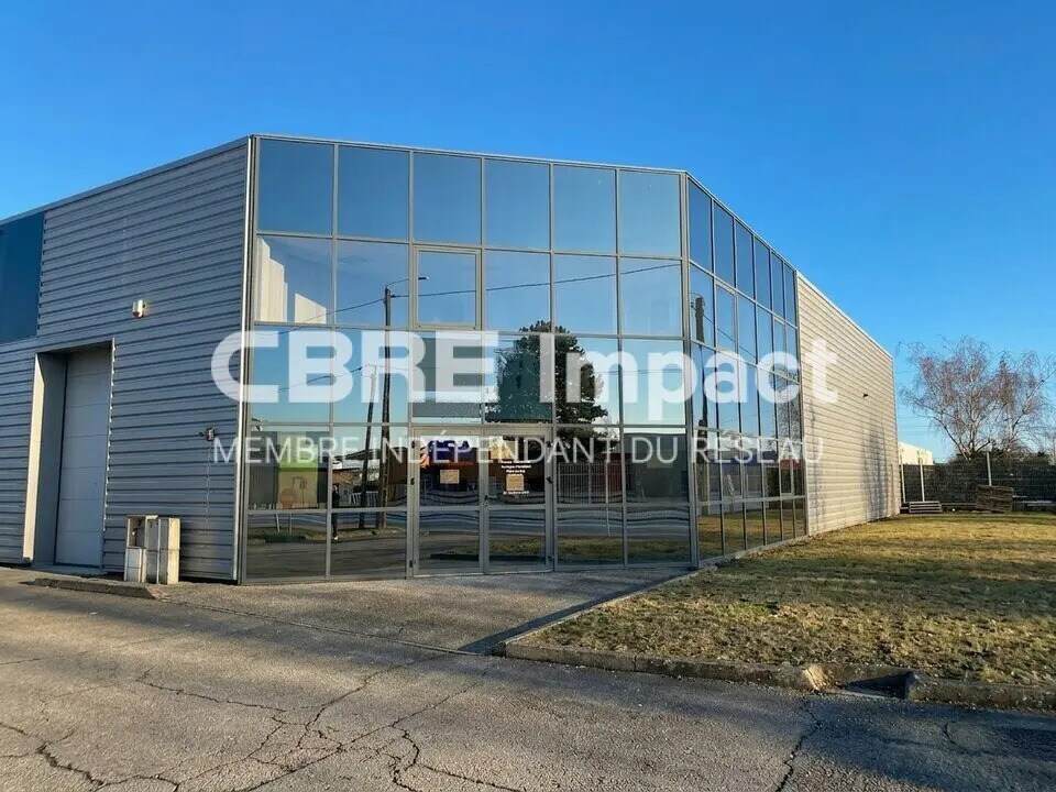 Light Industrial in Chenôve to rent Primary Photo- Image 1 of 6