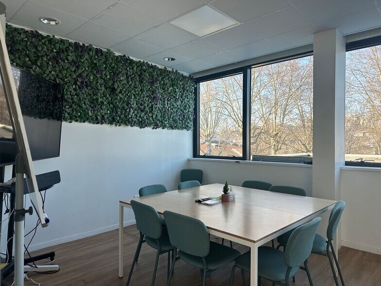 Office in Lyon to rent - Interior Photo - Image 3 of 7
