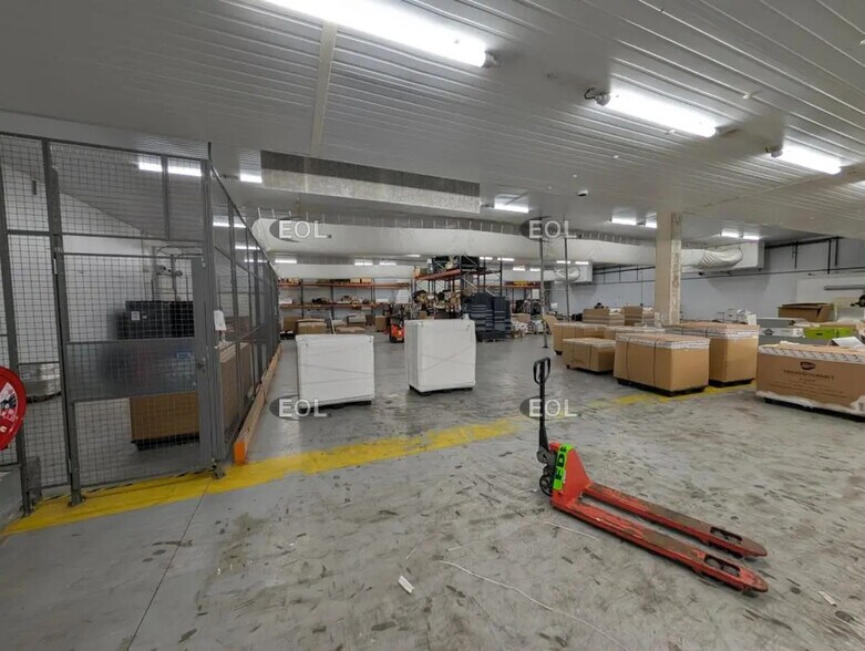 Industrial in Orly to rent - Building Photo - Image 3 of 17