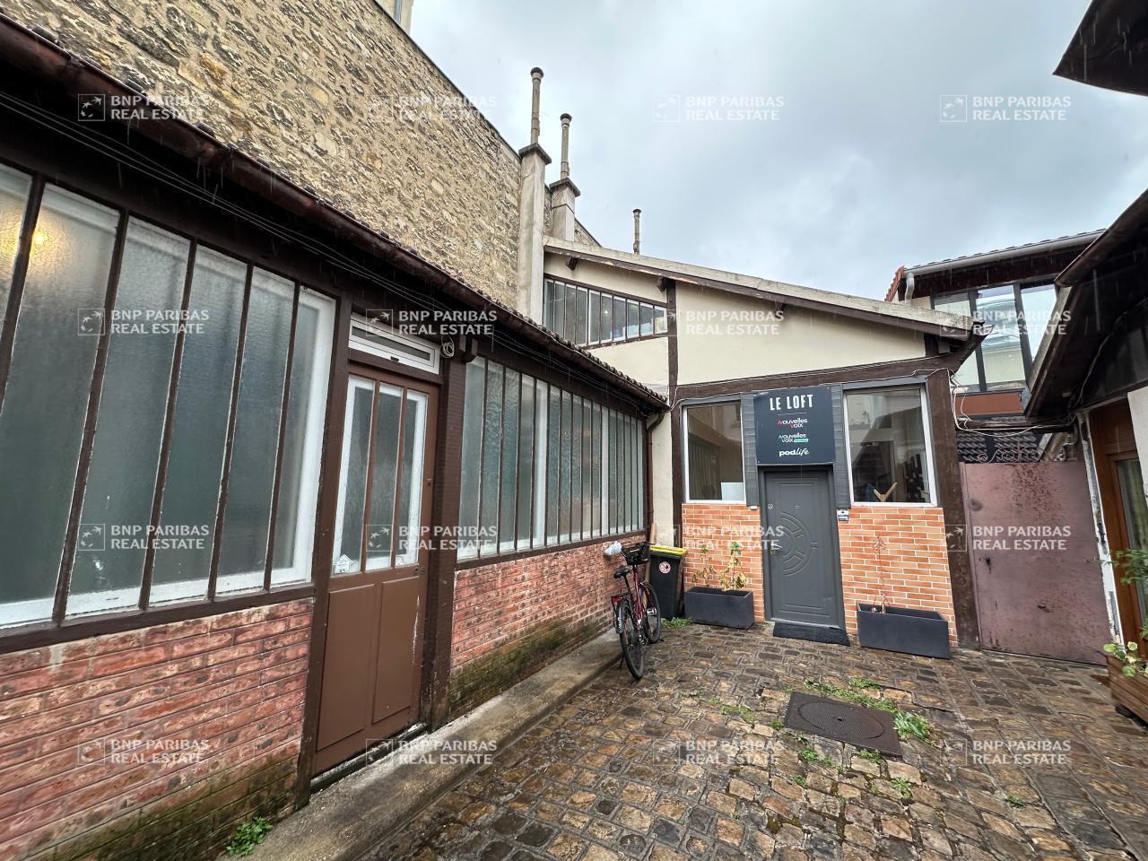 Office in Vincennes for sale Building Photo- Image 1 of 12