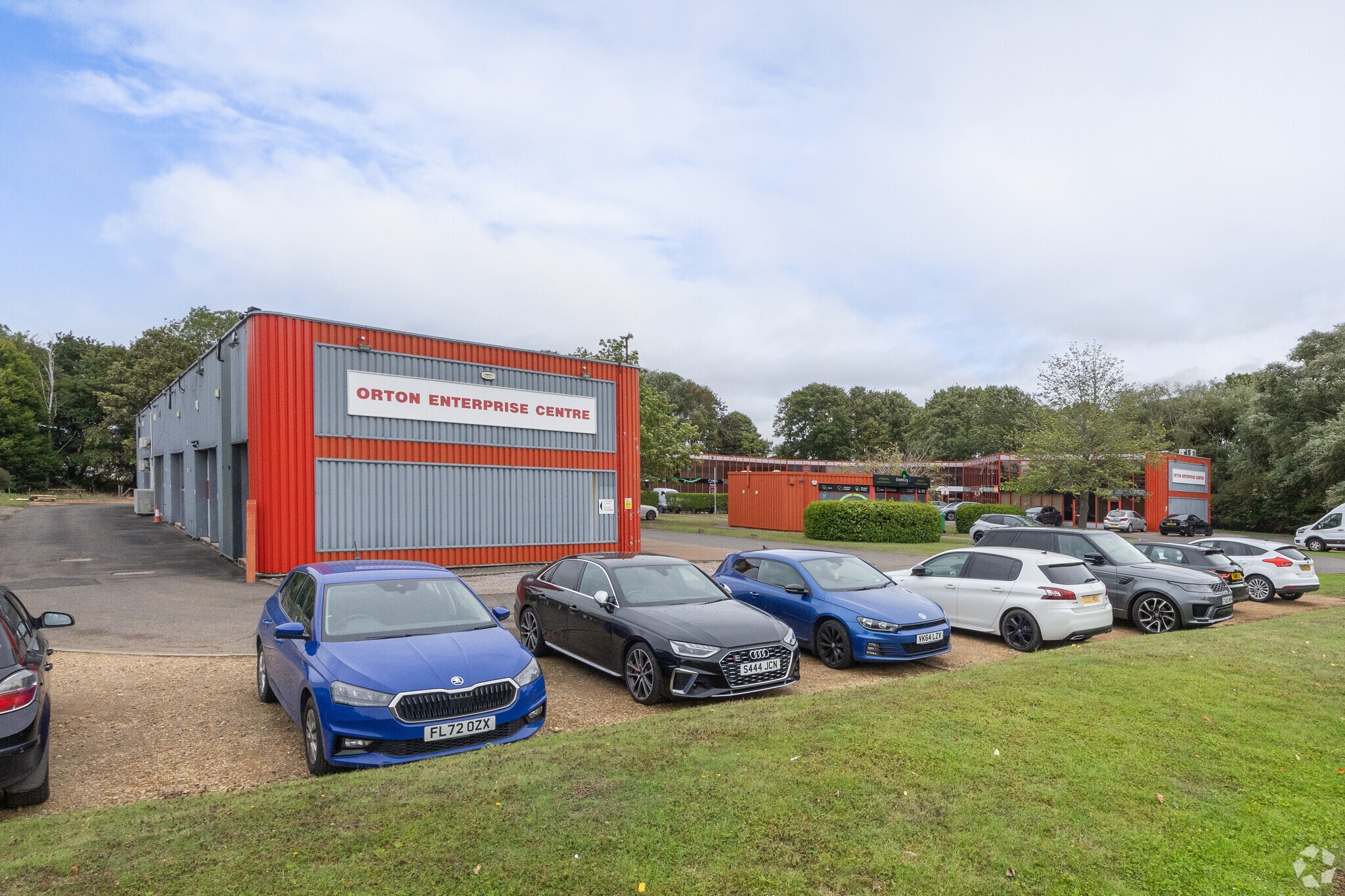 Bakewell Rd, Peterborough to rent Primary Photo- Image 1 of 12