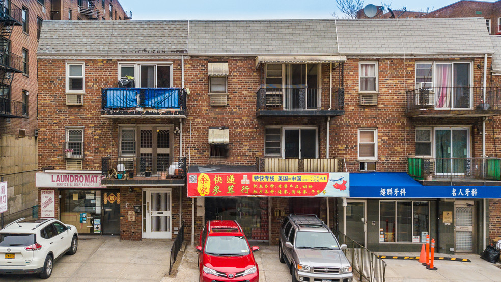 4265 Main St, Flushing, NY for sale - Building Photo - Image 1 of 1