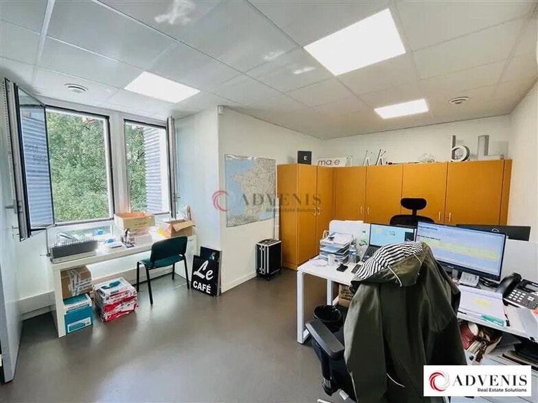 Office in Mérignac to rent - Interior Photo - Image 3 of 12