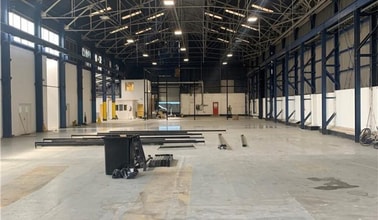 Z Warehouse, Mosley Rd, Manchester to rent Interior Photo- Image 1 of 1