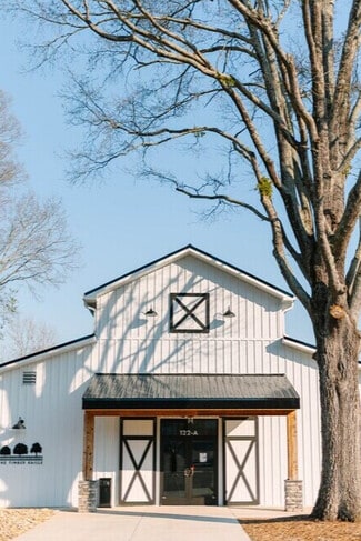 More details for 122 Congress St N, York, SC - Office to Rent