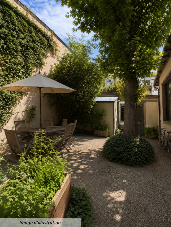 Paris, PAR 75011 - - - Interior Photo - Image 2 of 4