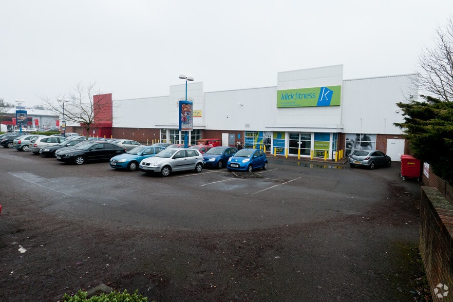 25 Raw Dykes Rd, Leicester for sale - Building Photo - Image 2 of 9