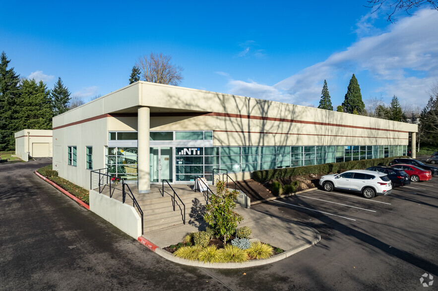 7405 SW Tech Center Dr, Tigard, OR for rent - Primary Photo - Image 1 of 5