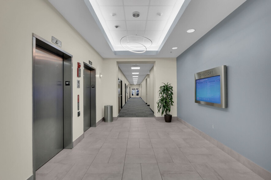 125 Cool Springs Blvd, Franklin, TN to rent - Interior Photo - Image 3 of 7