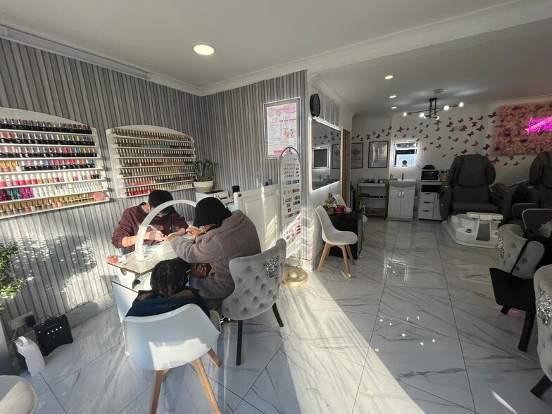 325 Stanstead Rd, London for sale - Building Photo - Image 3 of 4