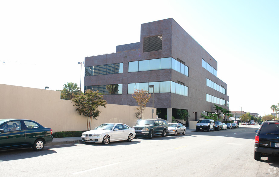 1000 N Central Ave, Glendale, CA for rent - Building Photo - Image 2 of 4