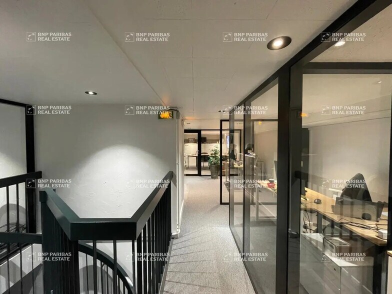 3 Rue Rollon, Rouen to rent - Interior Photo - Image 2 of 8