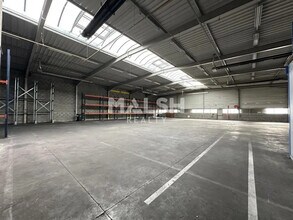 Light Industrial in Genas to rent Building Photo- Image 1 of 7