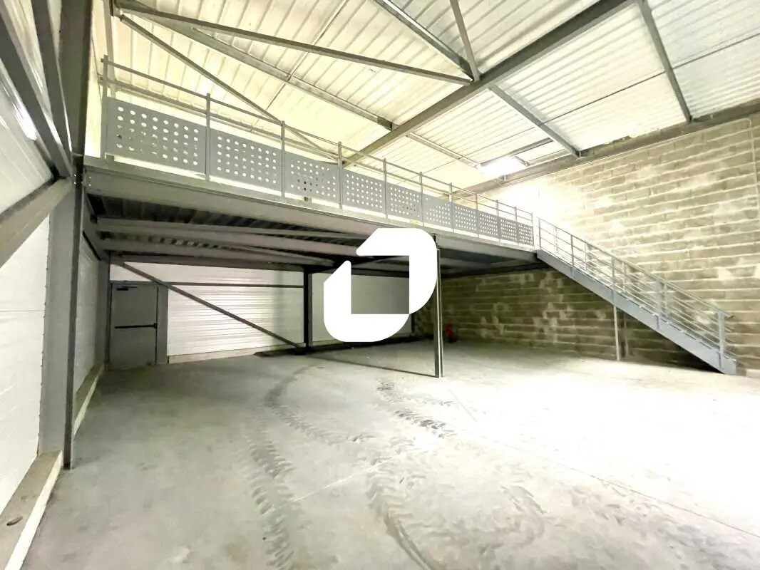 Light Industrial in Salaunes to rent Interior Photo- Image 1 of 8