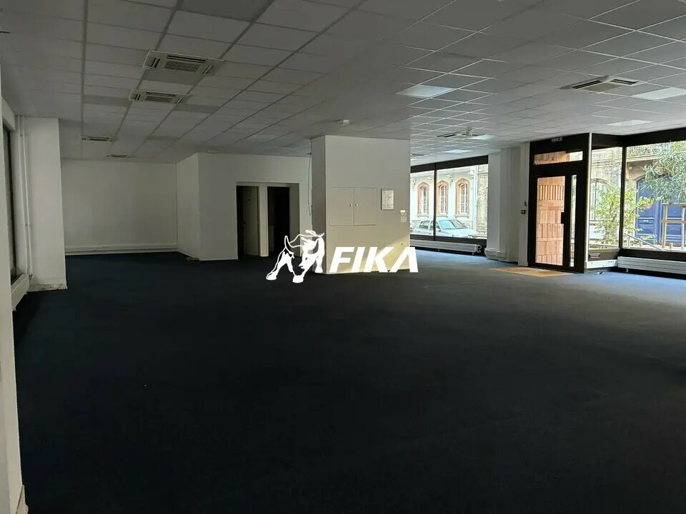Location Bureaux 252 m² - Photo 1