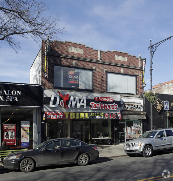 30-22 Steinway St, Astoria, NY for sale - Primary Photo - Image 1 of 9