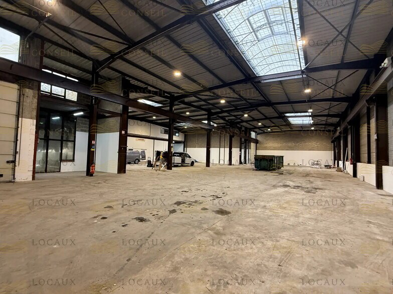 Light Industrial in Le Thillay to rent - Building Photo - Image 2 of 6
