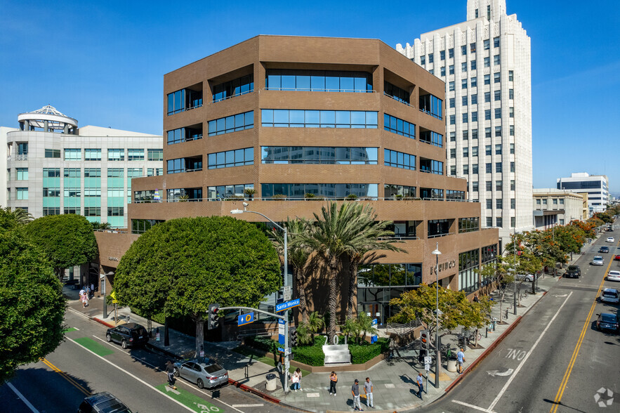 201 Santa Monica Blvd, Santa Monica, CA for rent - Building Photo - Image 1 of 5