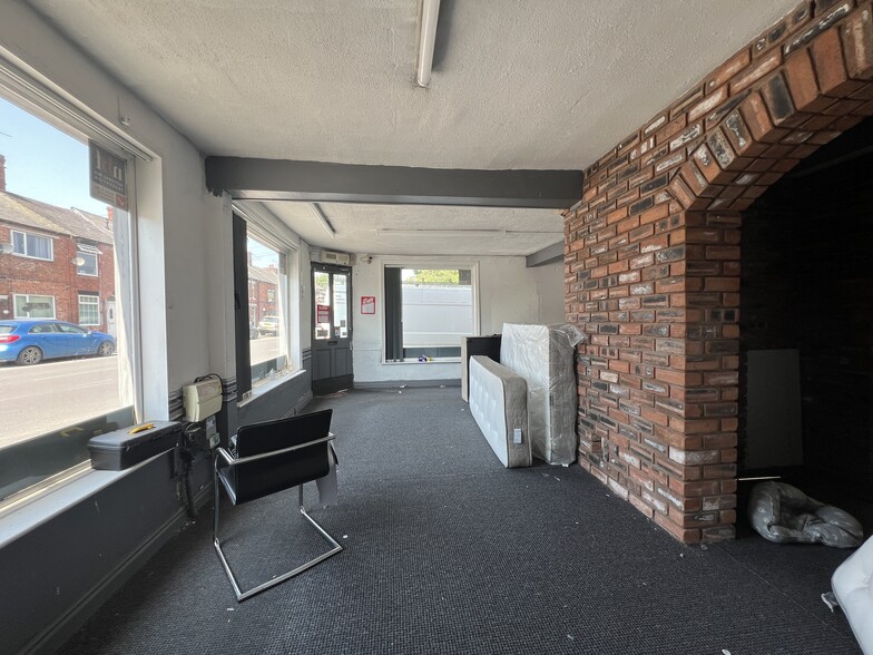 81 Lewin St, Middlewich to rent - Building Photo - Image 2 of 6