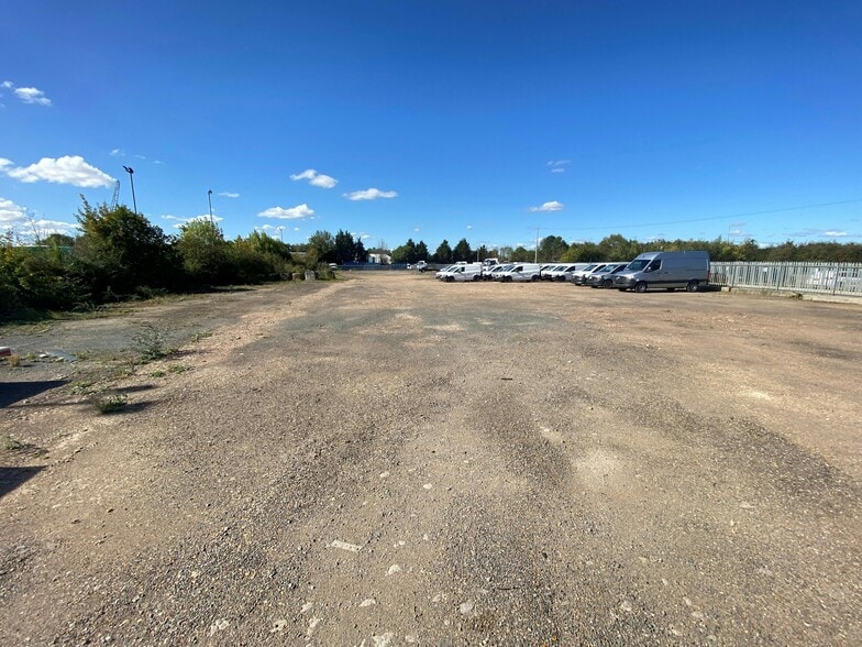 Plots 5-6 Broadway Business Park, Yaxley to rent - Building Photo - Image 3 of 8