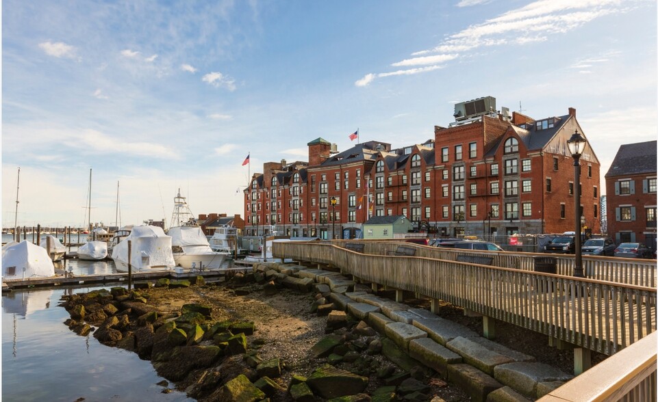 66 Long Wharf, Boston, MA for rent - Building Photo - Image 1 of 12