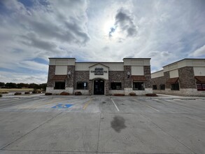 3908 98th st, Lubbock, TX for rent Primary Photo- Image 1 of 8