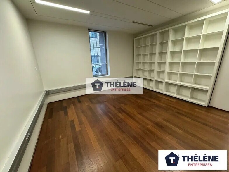 Office in Montpellier to rent - Primary Photo - Image 2 of 9