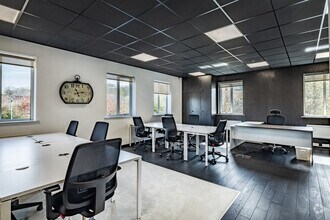 170 Elland Rd, Leeds to rent Interior Photo- Image 2 of 4